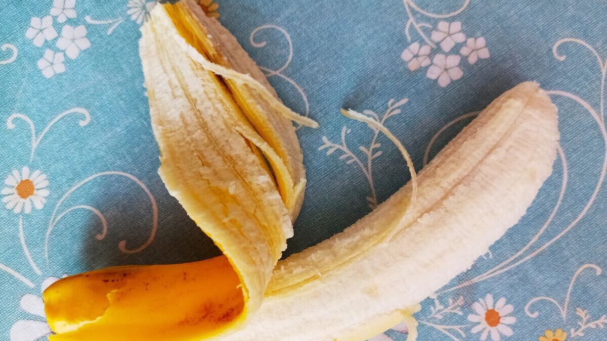 Come si chiamano i "fili" della banana e perché vale la pena mangiarli 2 Come si chiamano i "fili" della banana e perché vale la pena mangiarli