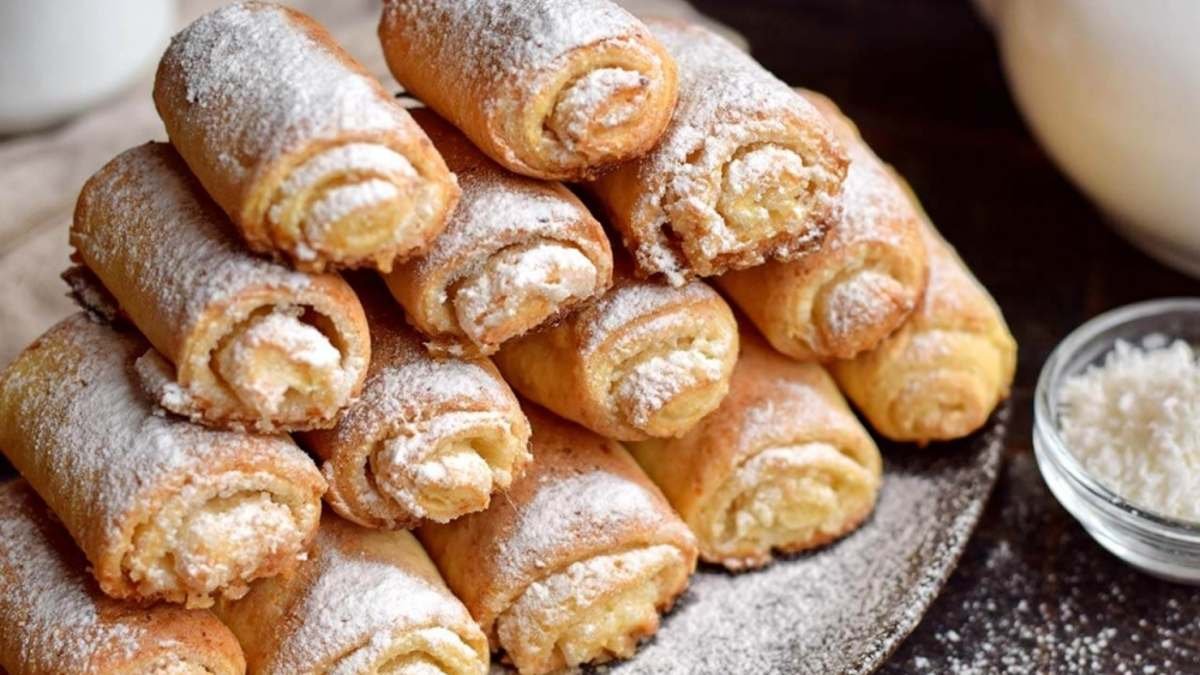 Invece dei soliti biscotti, in Italia si preparano soffici bastoncini di ricotta fritti in soli 10 minuti