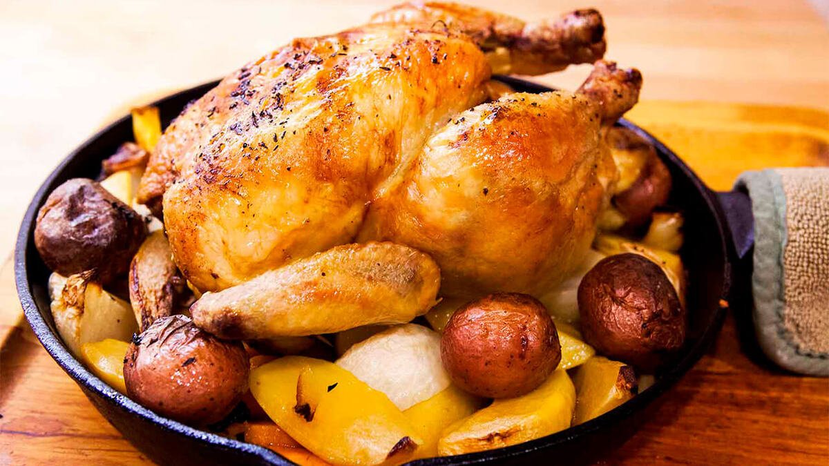 Pollo sulla bottiglia con patate e funghi 2 Pollo sulla bottiglia con patate e funghi