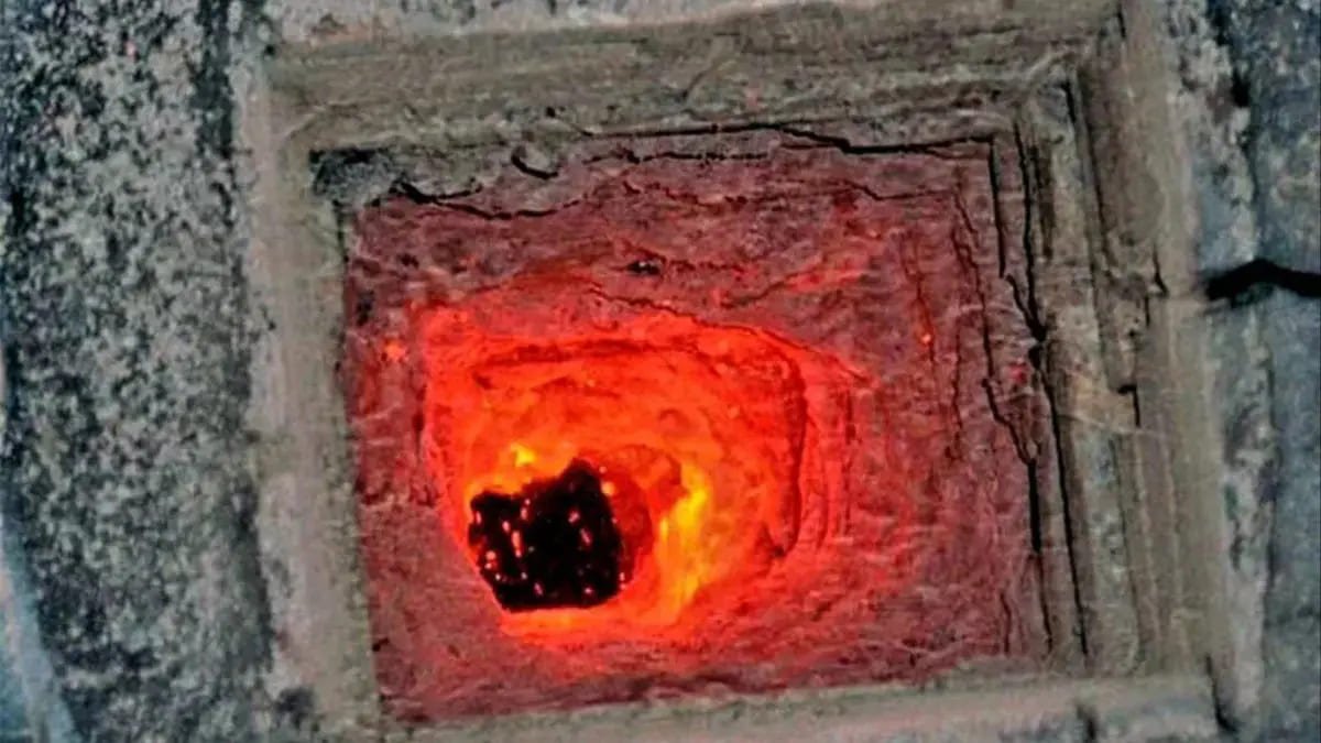 La fuliggine si stacca dal camino e il tiraggio migliora: basta un bicchiere