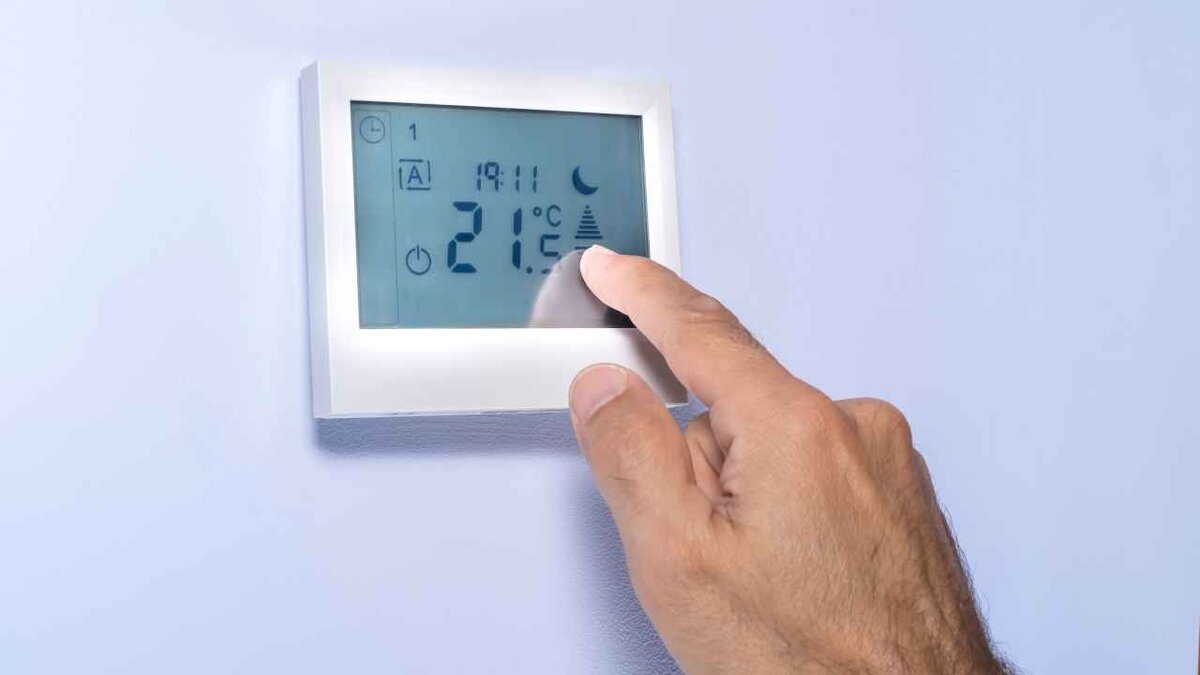 È più economico lasciare il riscaldamento acceso tutto il giorno a bassa temperatura? In Italia gli esperti sono arrivati a una conclusione